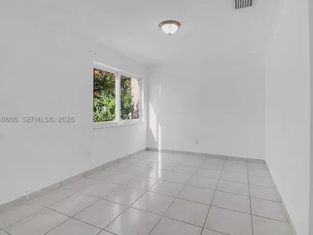 Продажа дома по адресу 19721 SW 122nd Pl - фото 8880749