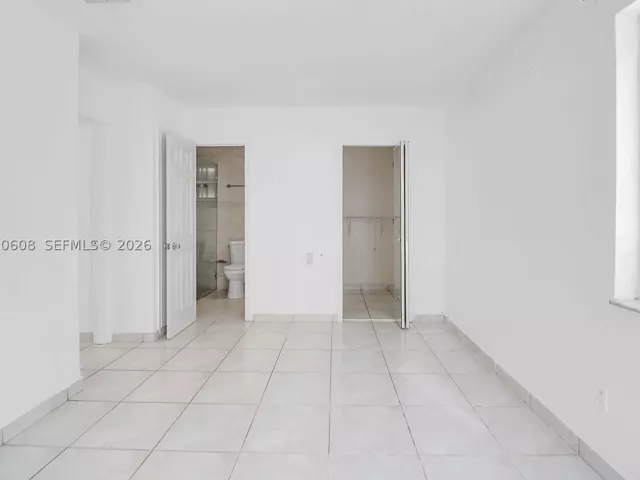 Продажа дома по адресу 19721 SW 122nd Pl - фото 8880750