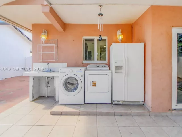 Продажа дома по адресу 19721 SW 122nd Pl - фото 8880754