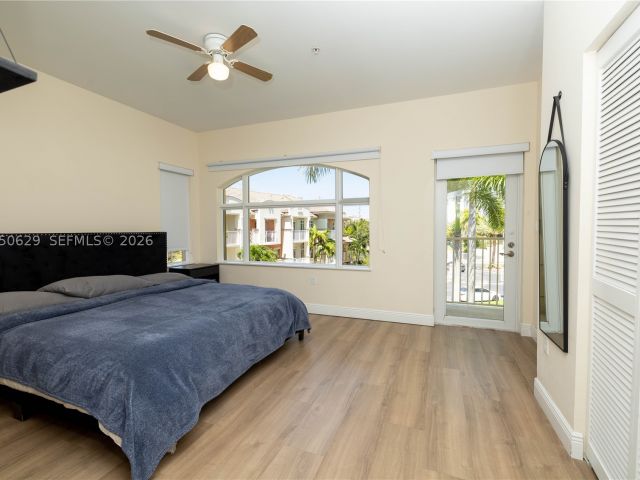 Продажа дома по адресу 18451 NE 27th Pl - фото 9478578