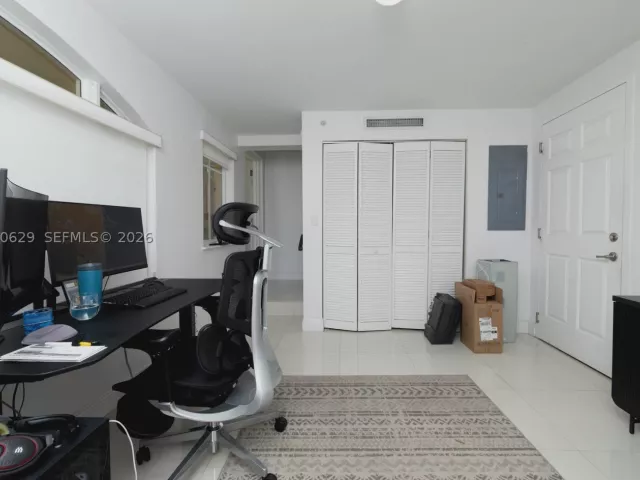 Продажа дома по адресу 18451 NE 27th Pl - фото 9478542