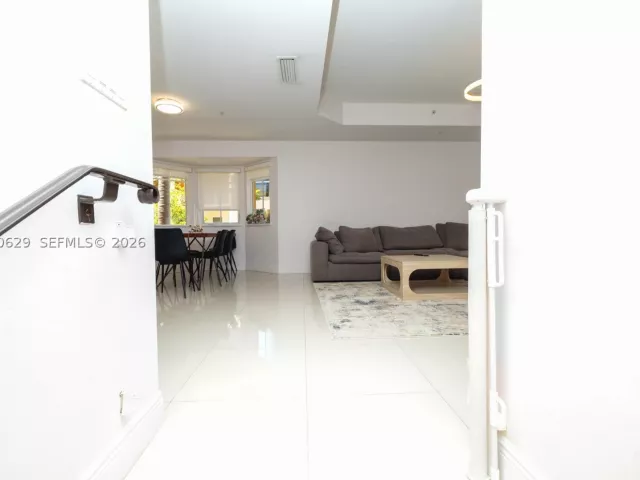 Продажа дома по адресу 18451 NE 27th Pl - фото 9478546