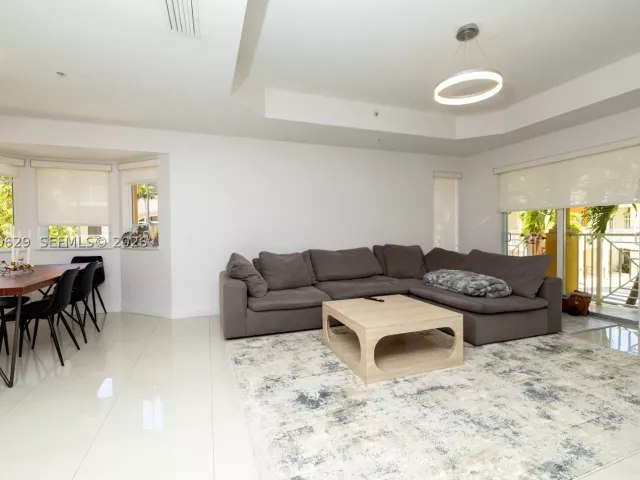 Продажа дома по адресу 18451 NE 27th Pl - фото 9478547