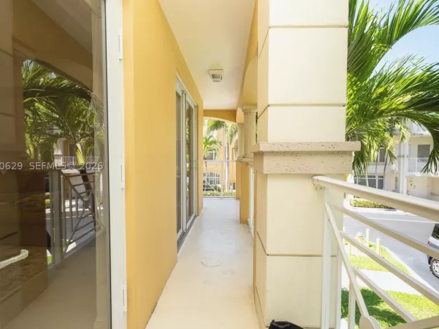 Продажа дома по адресу 18451 NE 27th Pl - фото 9478566