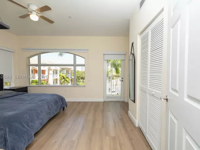 Продажа дома по адресу 18451 NE 27th Pl - фото 9478577