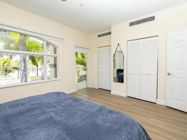 Продажа дома по адресу 18451 NE 27th Pl - фото 9478581
