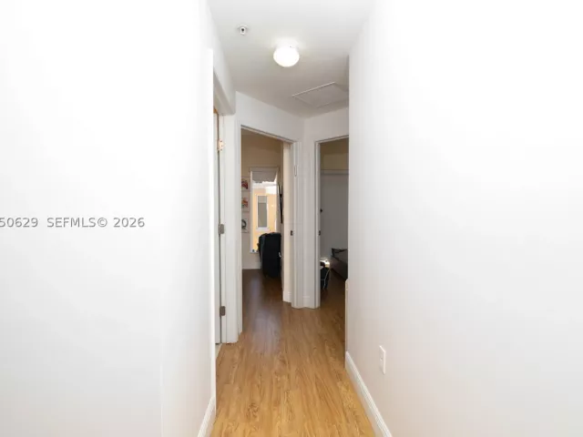 Продажа дома по адресу 18451 NE 27th Pl - фото 9478590