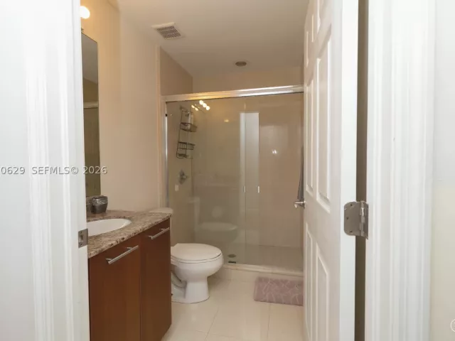 Продажа дома по адресу 18451 NE 27th Pl - фото 9478592