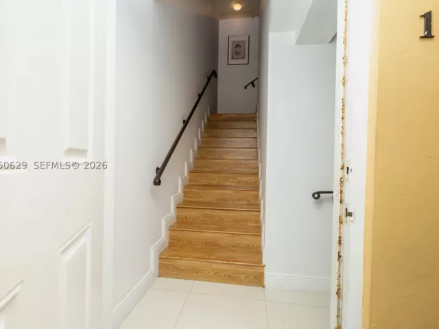 Продажа дома по адресу 18451 NE 27th Pl - фото 9478538