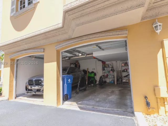 Продажа дома по адресу 18451 NE 27th Pl - фото 9478604