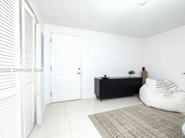 Продажа дома по адресу 18451 NE 27th Pl - фото 9478540