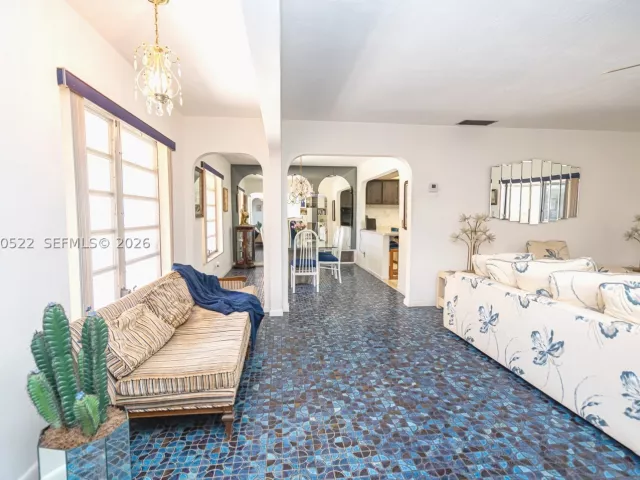 Продажа дома по адресу 8721 NW 18th St - фото 8896819