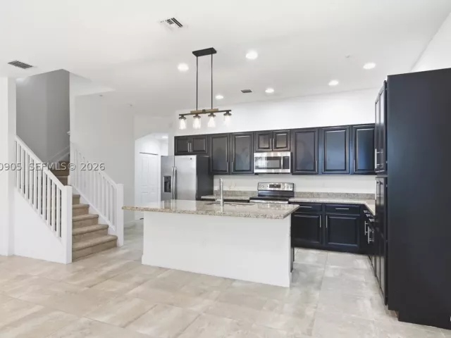 Продажа дома по адресу 12441 NW 18th Ct - фото 8947280