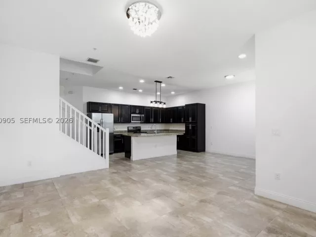 Продажа дома по адресу 12441 NW 18th Ct - фото 8947282