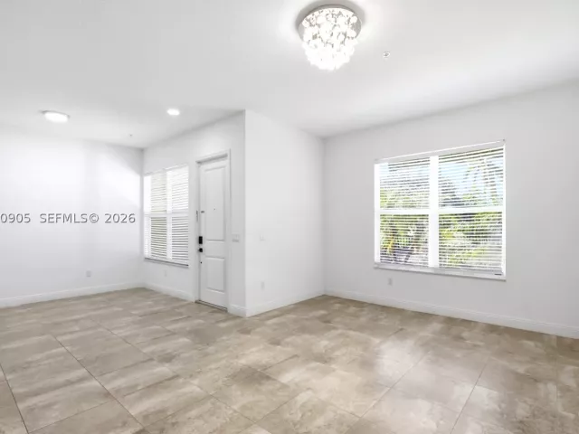 Продажа дома по адресу 12441 NW 18th Ct - фото 8947284