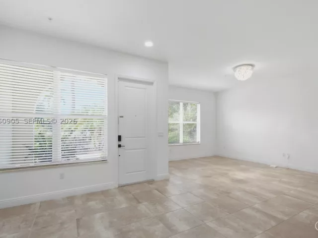 Продажа дома по адресу 12441 NW 18th Ct - фото 8947285