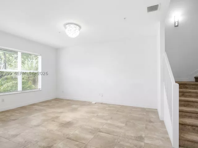 Продажа дома по адресу 12441 NW 18th Ct - фото 8947286