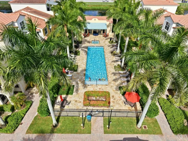 Продажа дома по адресу 12441 NW 18th Ct - фото 8947273