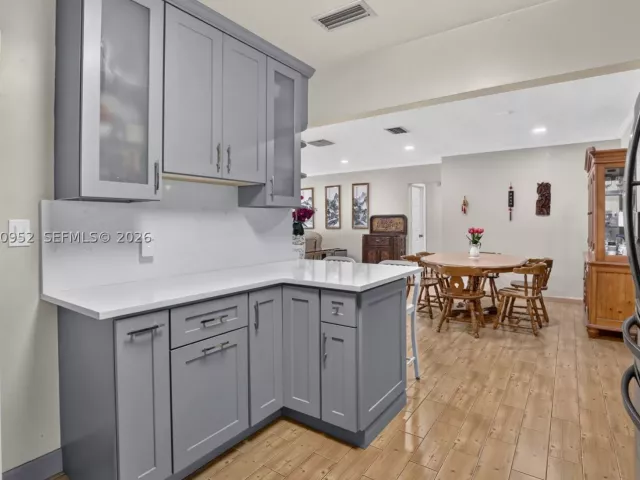 Продажа дома по адресу 206 N 32nd Ave - фото 9124001