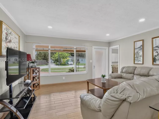 Продажа дома по адресу 206 N 32nd Ave - фото 9123976