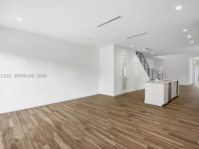 Продажа дома по адресу 2852 SW 32nd Ct 2852 - фото 8889070