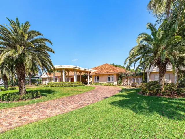 Продажа дома по адресу 16090 Rio Del Paz - фото 8928430