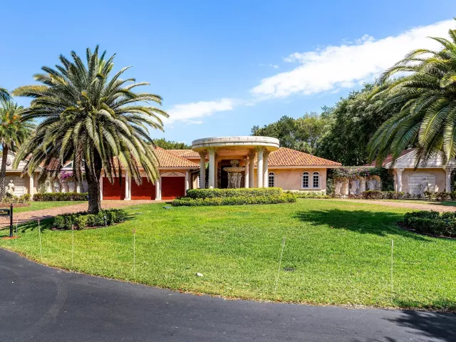 Продажа дома по адресу 16090 Rio Del Paz - фото 8928433