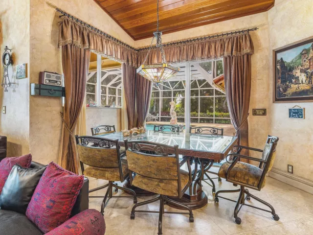 Продажа дома по адресу 16090 Rio Del Paz - фото 8928438