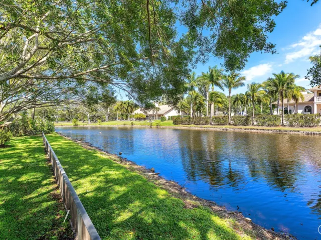Продажа дома по адресу 16090 Rio Del Paz - фото 8928424