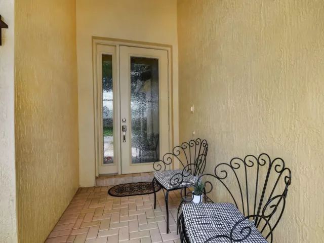 Продажа дома по адресу 9575 Sandpiper Shores Way - фото 8889142