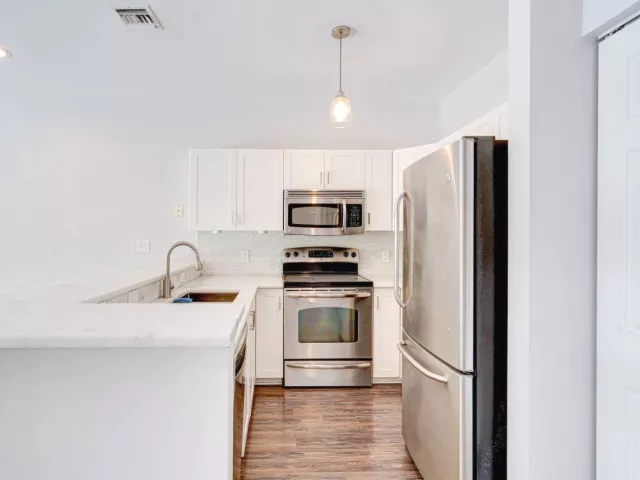 Продажа дома по адресу 804 SW 4th Avenue - фото 9283385