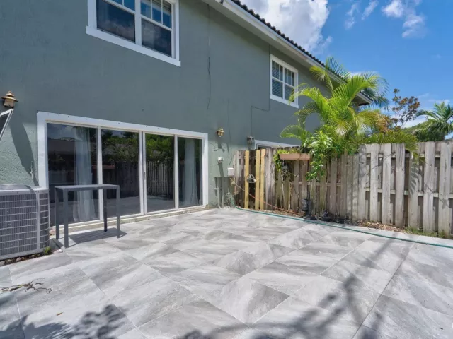 Продажа дома по адресу 804 SW 4th Avenue - фото 9283404