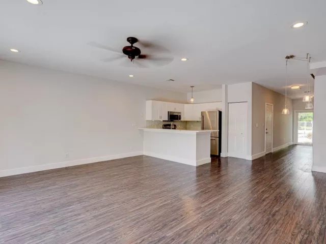 Продажа дома по адресу 804 SW 4th Avenue - фото 9283384