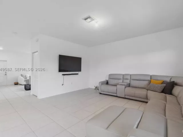 Продажа дома по адресу 24242 SW 119th Pl - фото 8883209