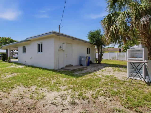 Продажа дома по адресу 401 SE 1st Avenue - фото 9278758
