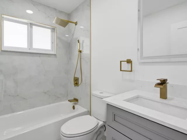 Продажа дома по адресу 401 SE 1st Avenue - фото 9278771