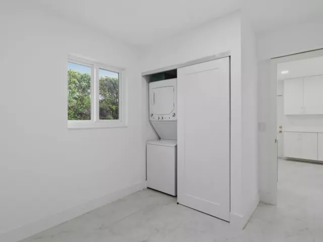 Продажа дома по адресу 401 SE 1st Avenue - фото 9278784
