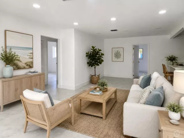 Продажа дома по адресу 401 SE 1st Avenue - фото 9278736