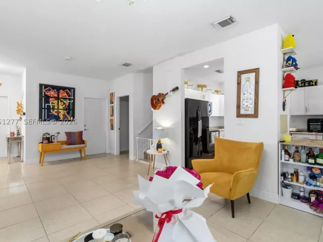 Продажа дома по адресу 357 NE 35th Ter - фото 8882962