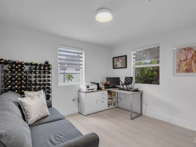 Продажа дома по адресу 12685 NW Miami Ct - фото 8884828