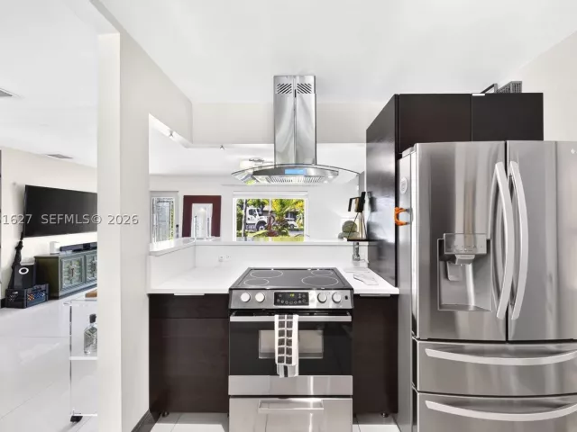 Продажа дома по адресу 467 NE 129th St - фото 8883795