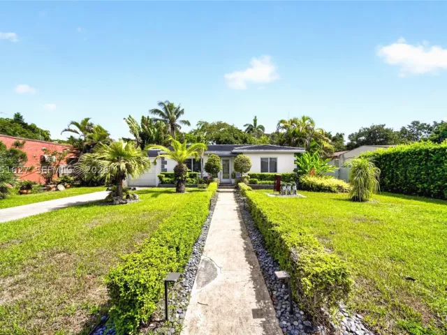 Продажа дома по адресу 467 NE 129th St - фото 8883779