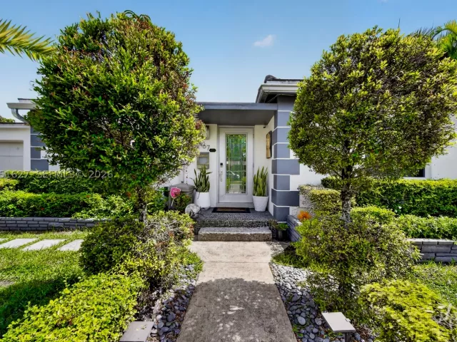 Продажа дома по адресу 467 NE 129th St - фото 8883782