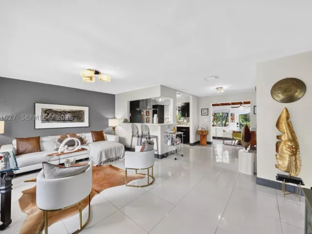 Продажа дома по адресу 467 NE 129th St - фото 8883783