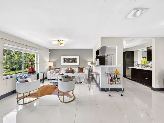 Продажа дома по адресу 467 NE 129th St - фото 8883784