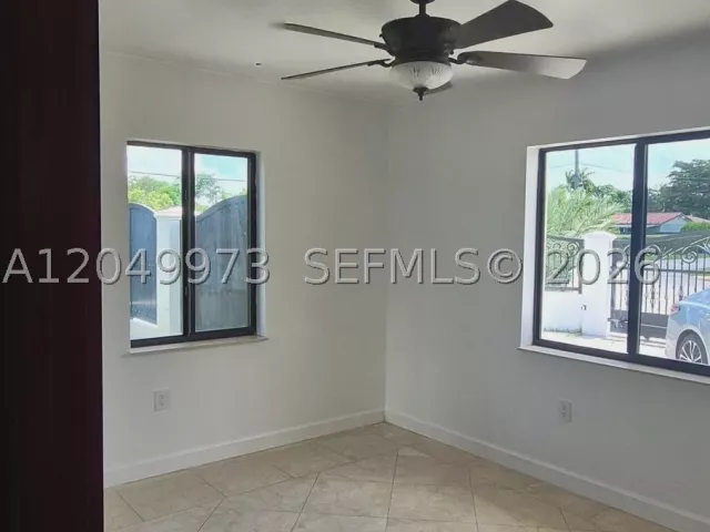 Продажа дома по адресу 3711 SW 122nd Ave - фото 8916187