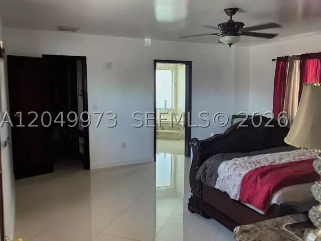 Продажа дома по адресу 3711 SW 122nd Ave - фото 8916192