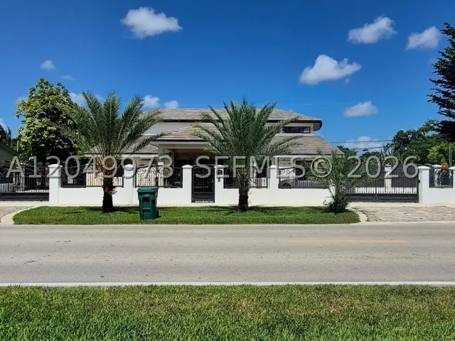 Продажа дома по адресу 3711 SW 122nd Ave - фото 8916178