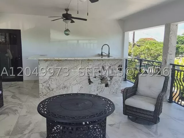 Продажа дома по адресу 3711 SW 122nd Ave - фото 8916196