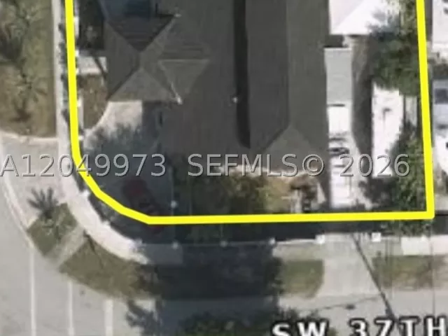 Продажа дома по адресу 3711 SW 122nd Ave - фото 8916179